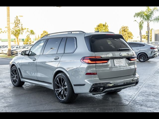 2025 BMW X7 M60i