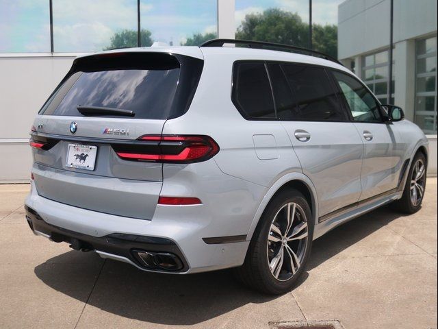 2025 BMW X7 M60i