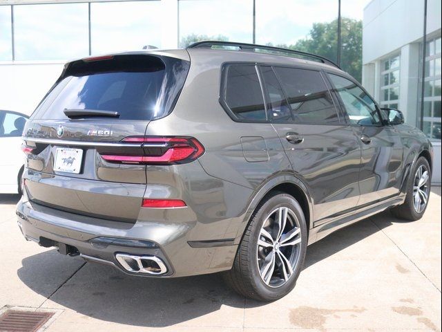 2025 BMW X7 M60i