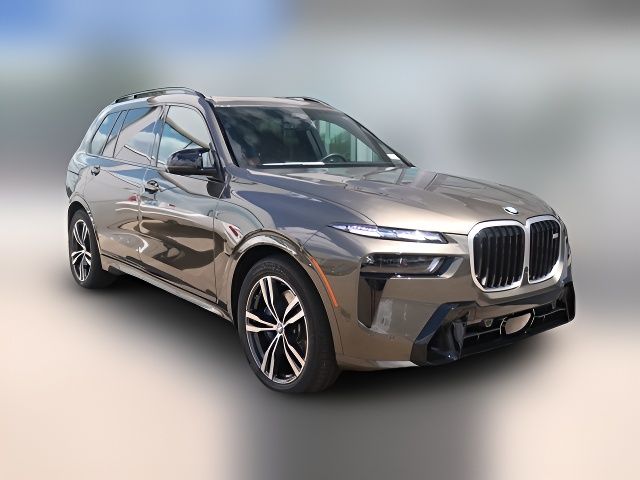 2025 BMW X7 M60i