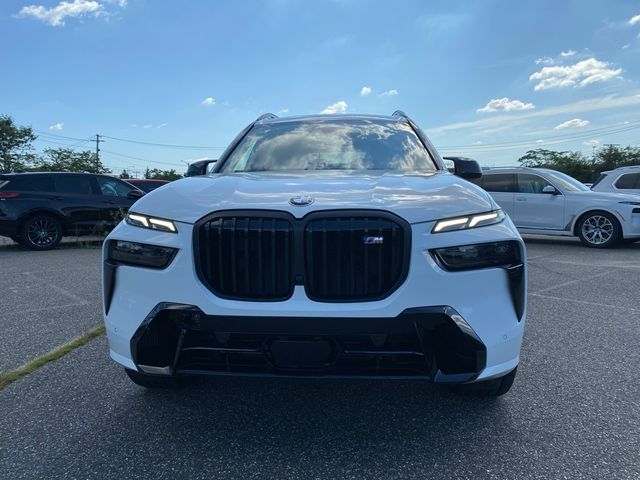 2025 BMW X7 M60i