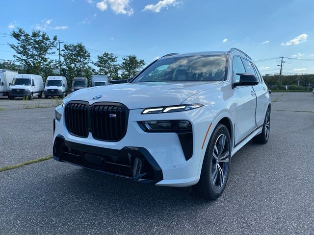 2025 BMW X7 M60i