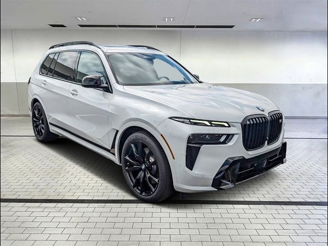 2025 BMW X7 M60i