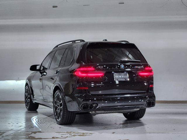 2025 BMW X7 M60i