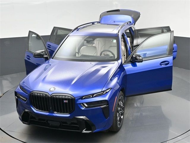 2025 BMW X7 M60i