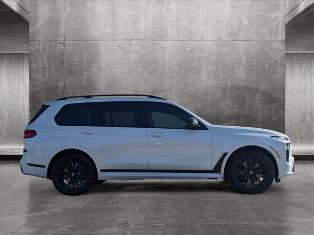 2025 BMW X7 M60i