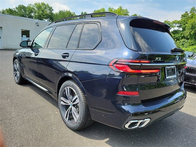 2025 BMW X7 M60i