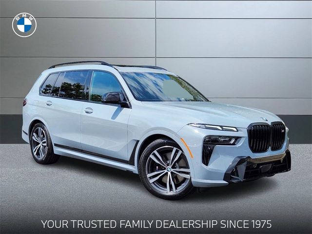 2025 BMW X7 M60i