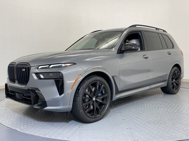 2025 BMW X7 M60i