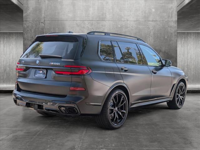 2025 BMW X7 M60i