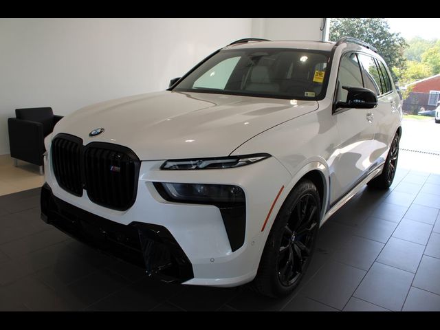 2025 BMW X7 M60i