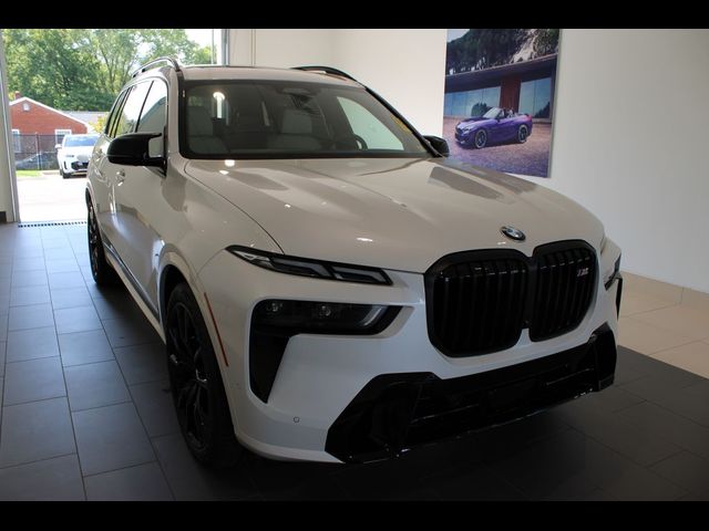 2025 BMW X7 M60i