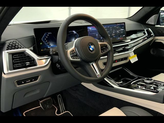 2025 BMW X7 M60i