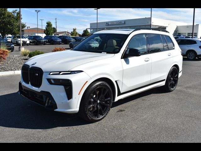 2025 BMW X7 M60i