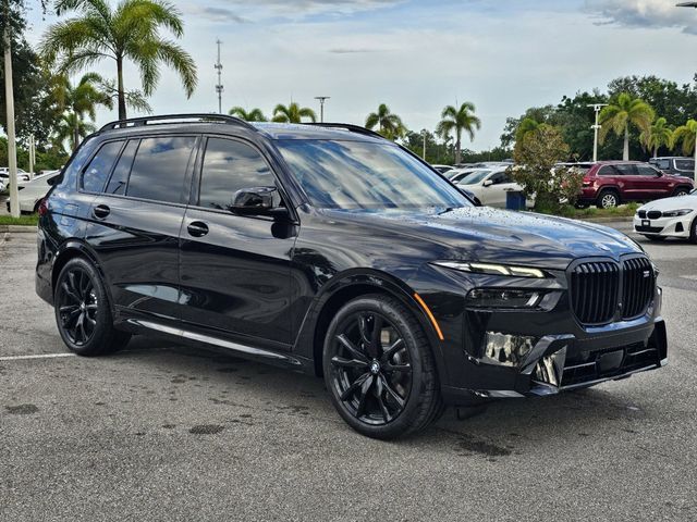 2025 BMW X7 M60i