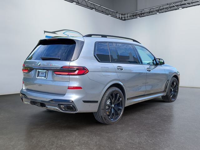 2025 BMW X7 M60i