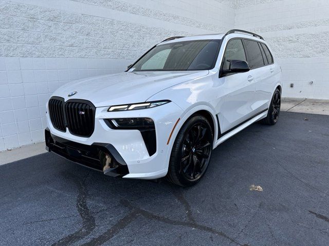 2025 BMW X7 M60i