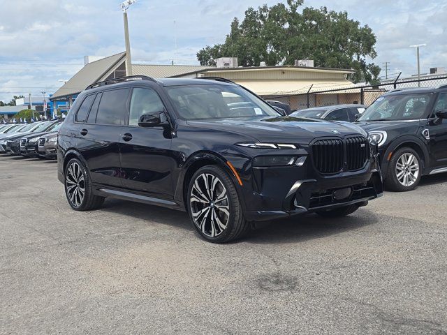 2025 BMW X7 M60i