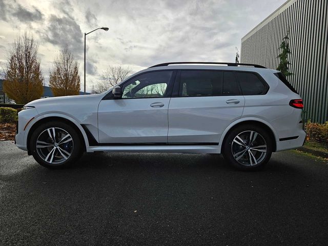 2025 BMW X7 M60i