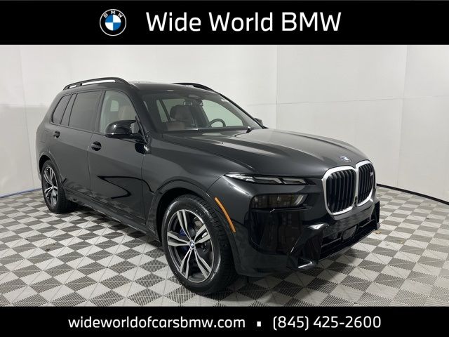 2025 BMW X7 M60i