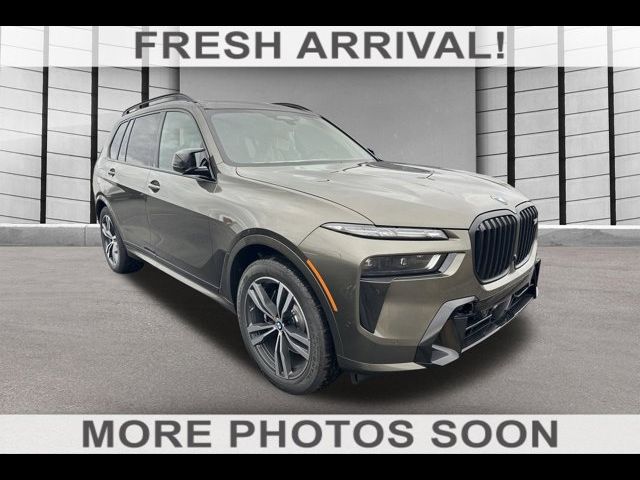 2025 BMW X7 M60i