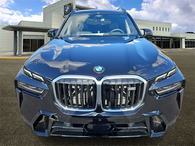 2025 BMW X7 M60i