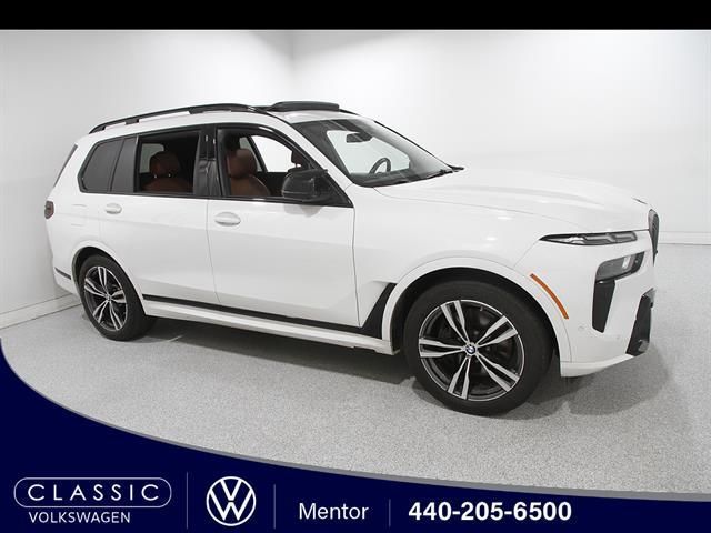 2025 BMW X7 M60i