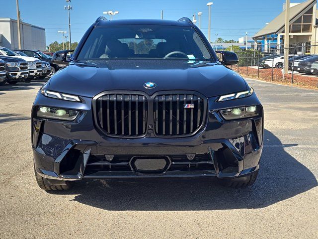 2025 BMW X7 M60i