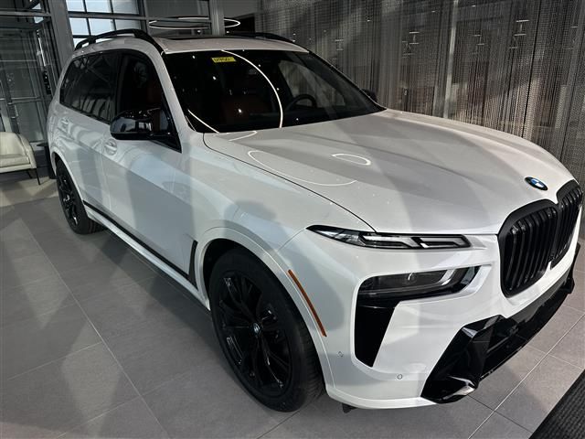 2025 BMW X7 M60i