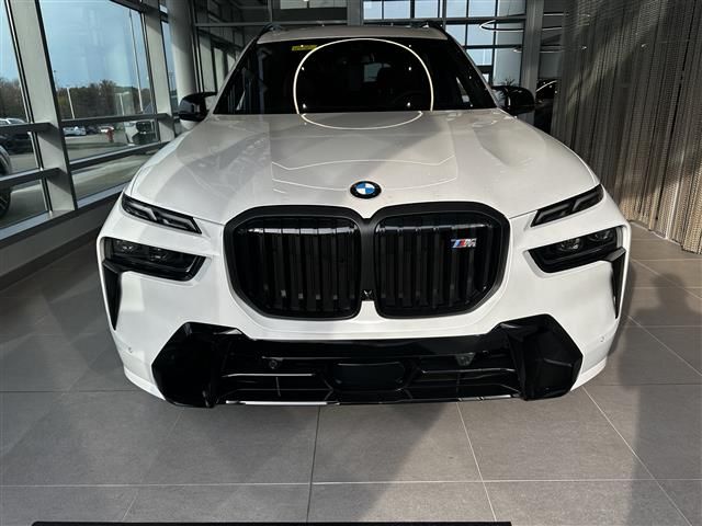 2025 BMW X7 M60i