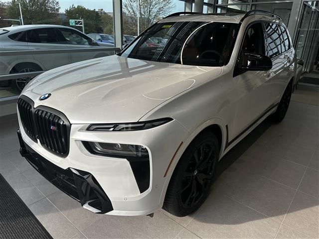 2025 BMW X7 M60i