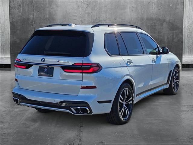 2025 BMW X7 M60i