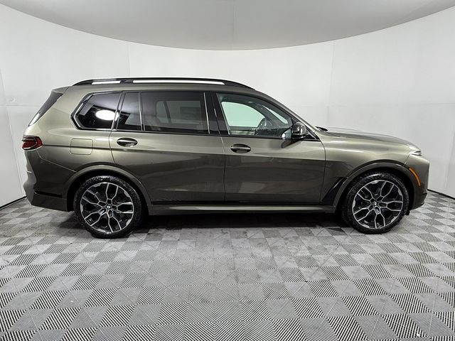 2025 BMW X7 M60i