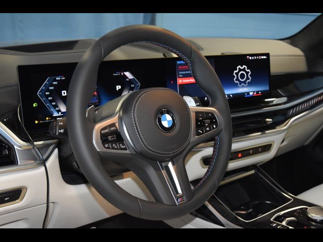 2025 BMW X7 M60i