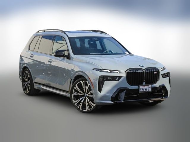 2025 BMW X7 M60i