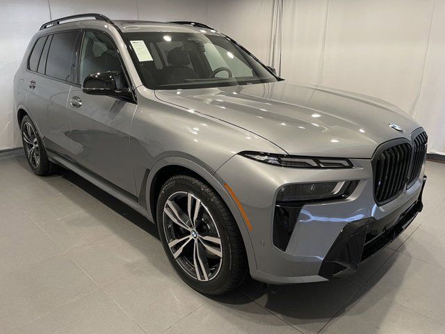 2025 BMW X7 M60i