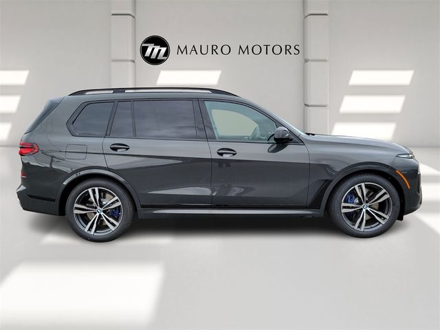 2025 BMW X7 M60i