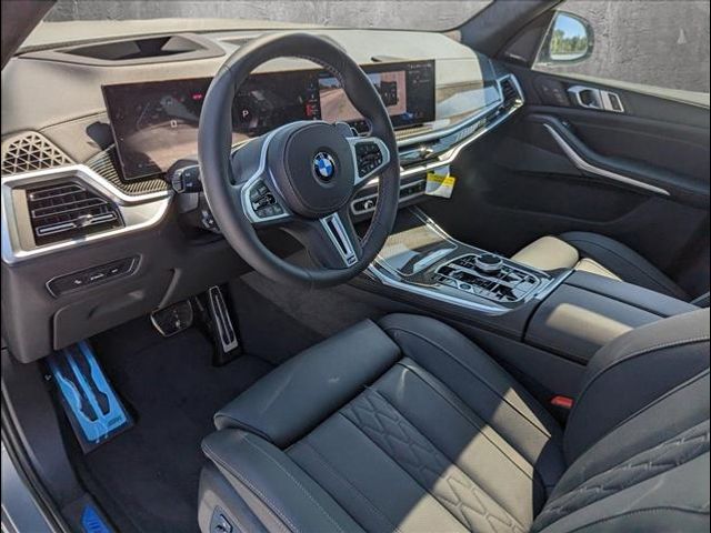 2025 BMW X7 M60i