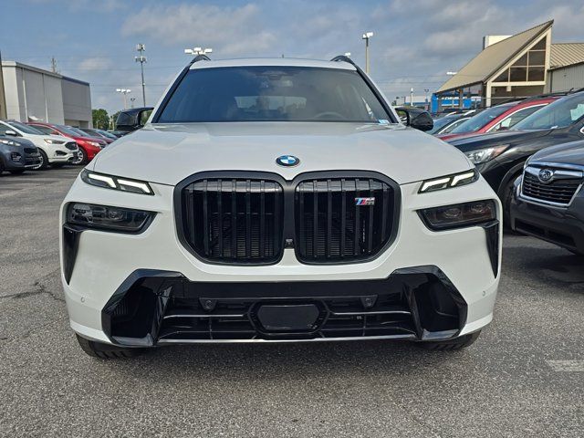 2025 BMW X7 M60i