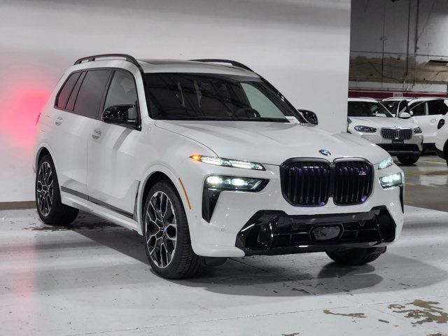 2025 BMW X7 M60i