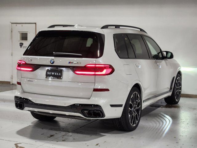 2025 BMW X7 M60i