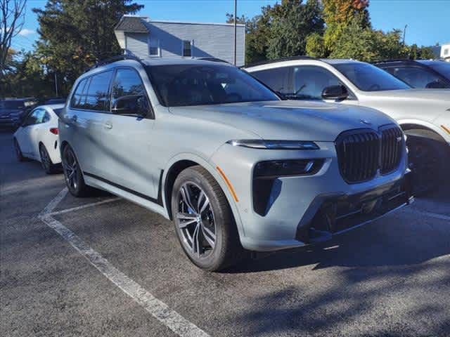 2025 BMW X7 M60i