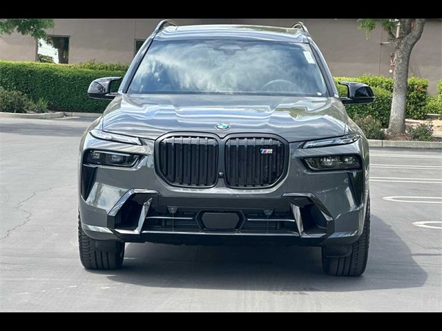 2025 BMW X7 M60i