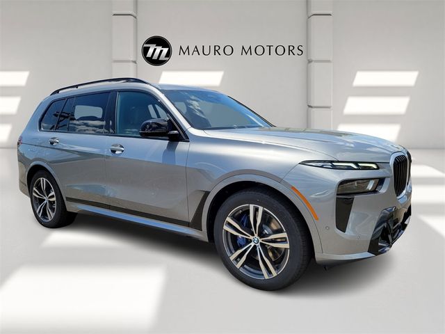 2025 BMW X7 M60i