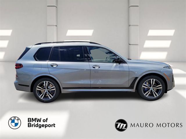 2025 BMW X7 M60i