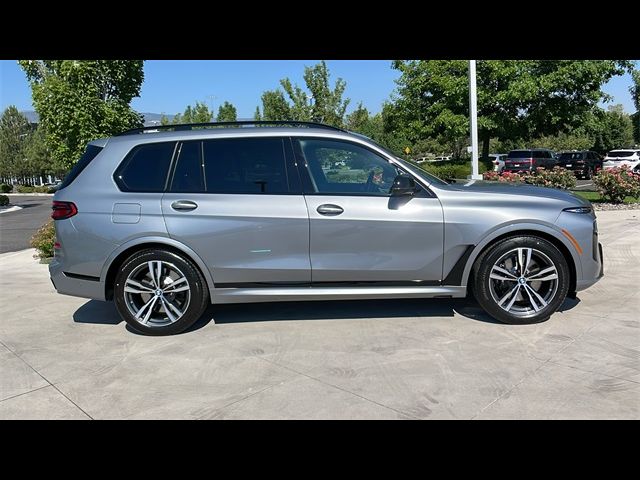 2025 BMW X7 M60i