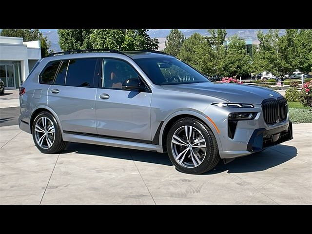 2025 BMW X7 M60i