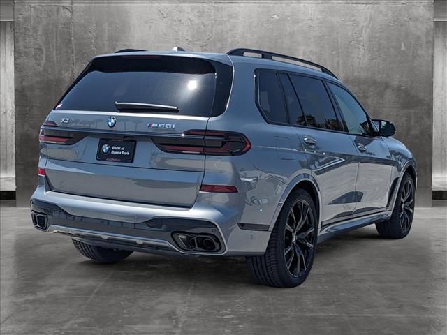 2025 BMW X7 M60i