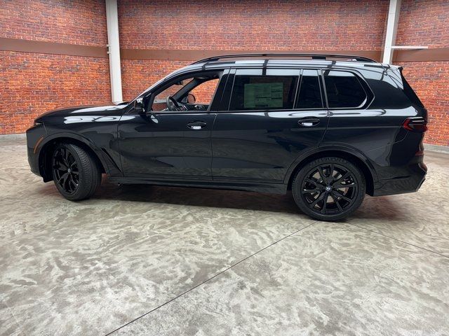 2025 BMW X7 M60i