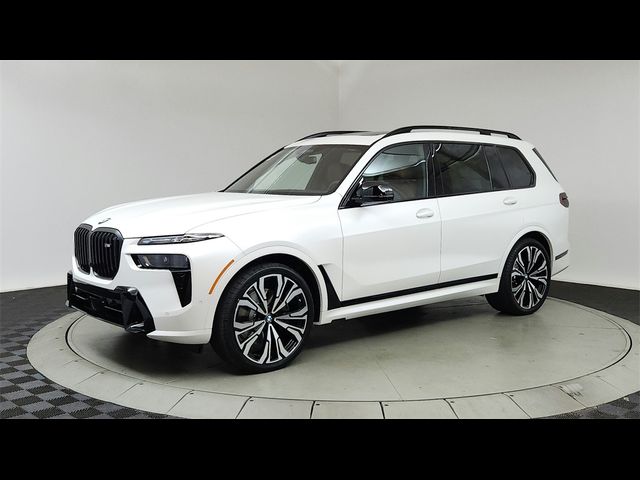 2025 BMW X7 M60i